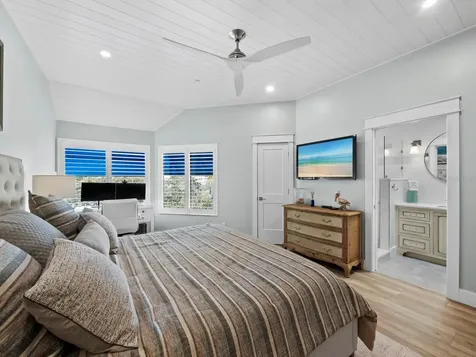 1918 Harbourside Drive Longboat Key FL 34228