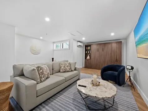 1918 Harbourside Drive Longboat Key FL 34228