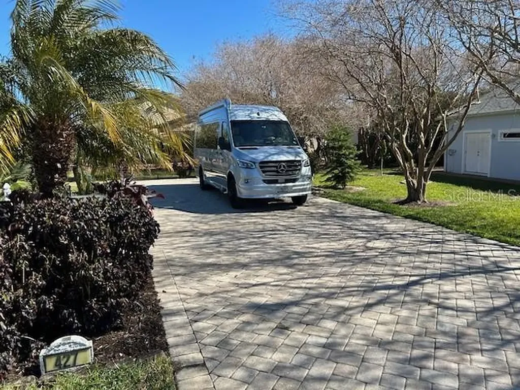 427 Travelers Drive Polk City FL 33868