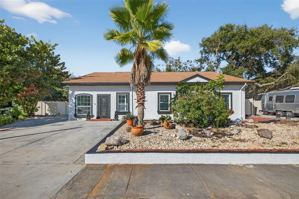 2835 W Shelton Avenue Tampa FL 33611