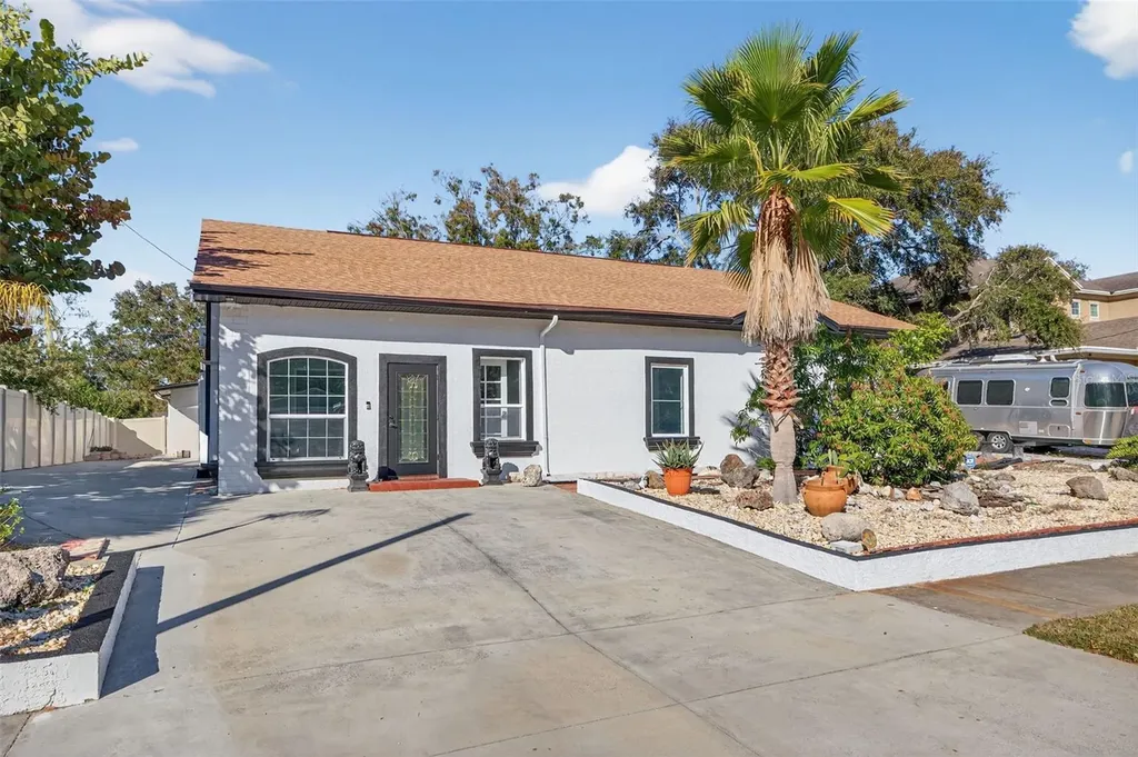 2835 W Shelton Avenue Tampa FL 33611