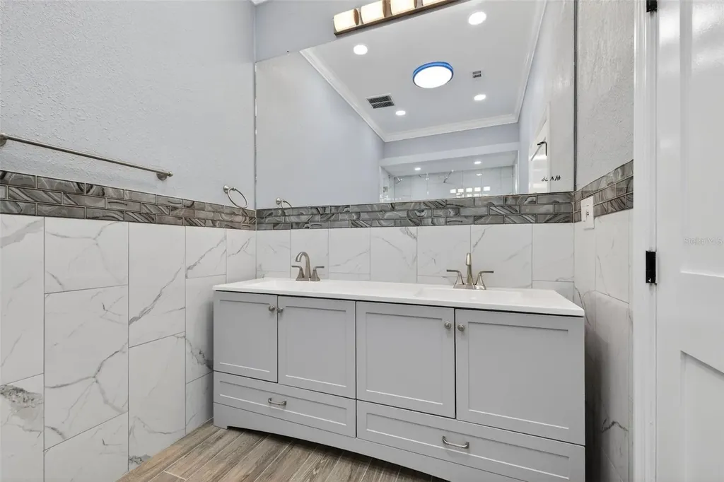 2835 W Shelton Avenue Tampa FL 33611