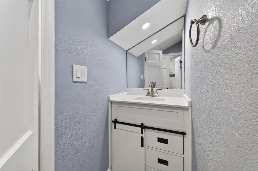 2835 W Shelton Avenue Tampa FL 33611