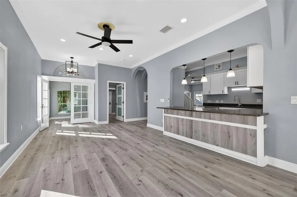 2835 W Shelton Avenue Tampa FL 33611