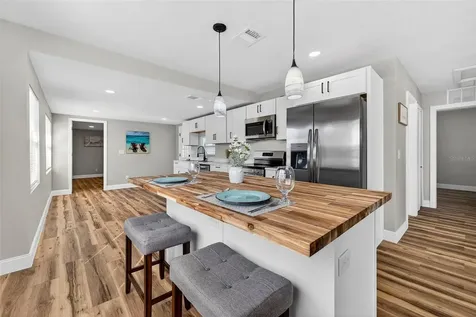 4063 2nd Avenue S St Petersburg FL 33711