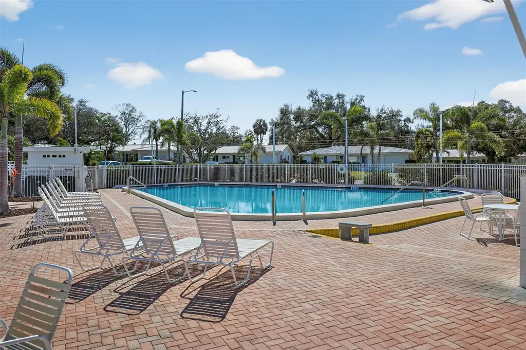 9208 142nd Street Seminole FL 33776