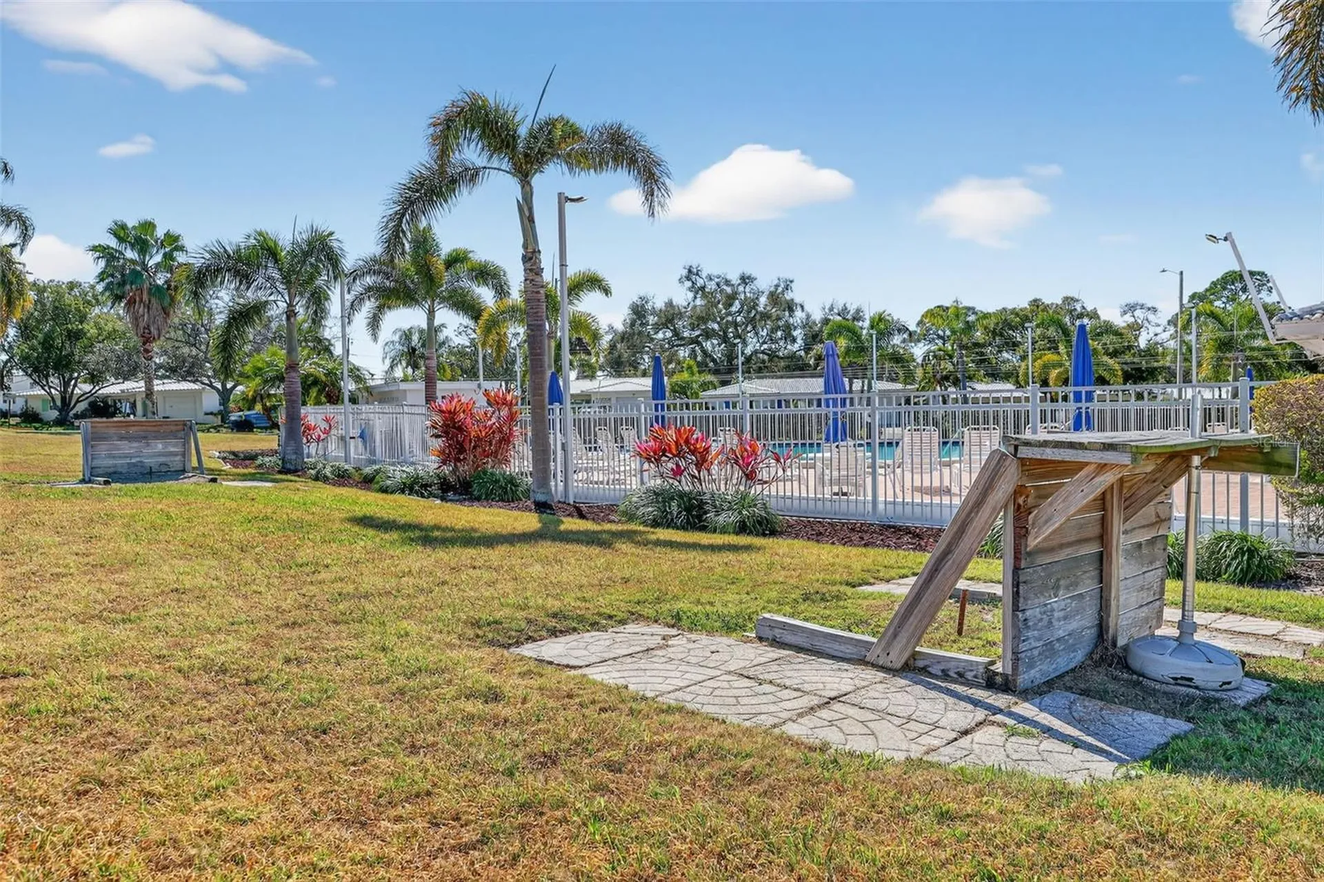 9208 142nd Street Seminole FL 33776