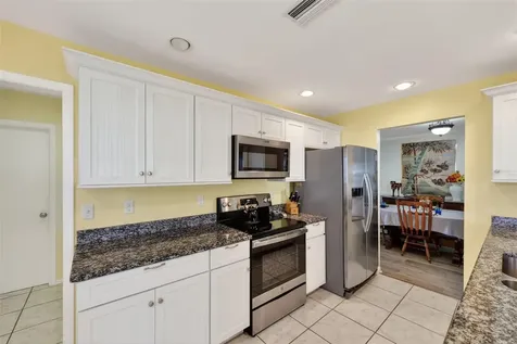 9208 142nd Street Seminole FL 33776