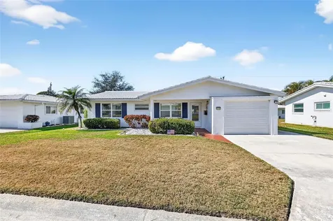 9208 142nd Street Seminole FL 33776