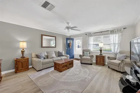 9208 142nd Street Seminole FL 33776