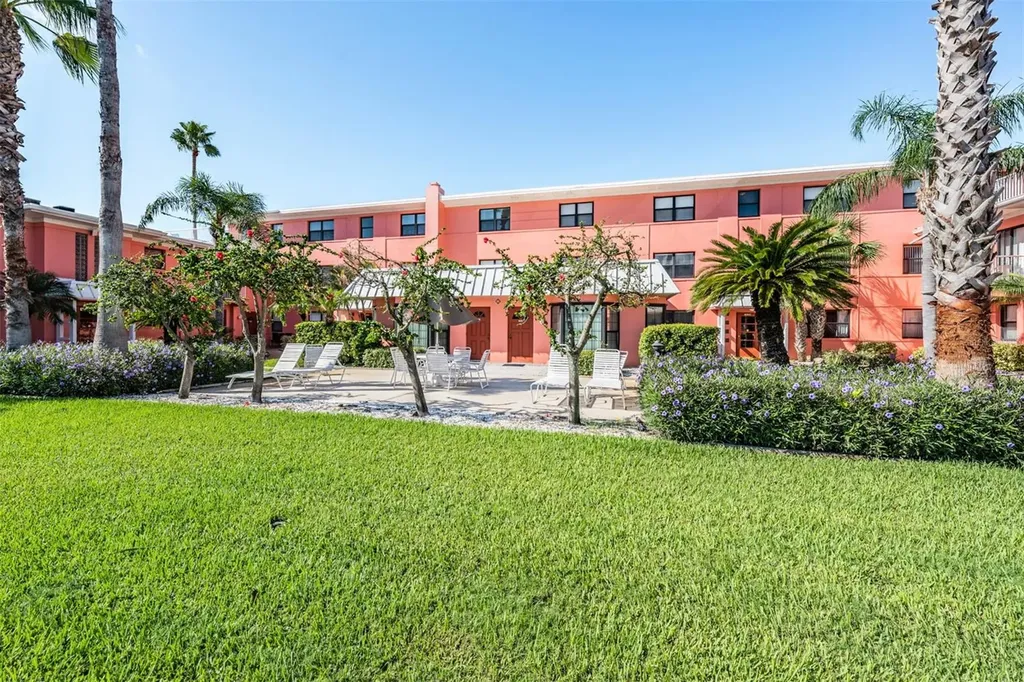 6800 Sunset Way St Pete Beach FL 33706