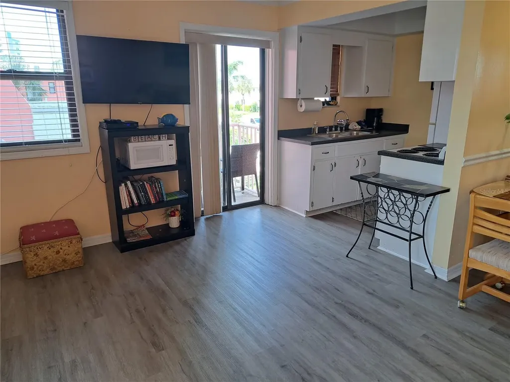 6800 Sunset Way St Pete Beach FL 33706