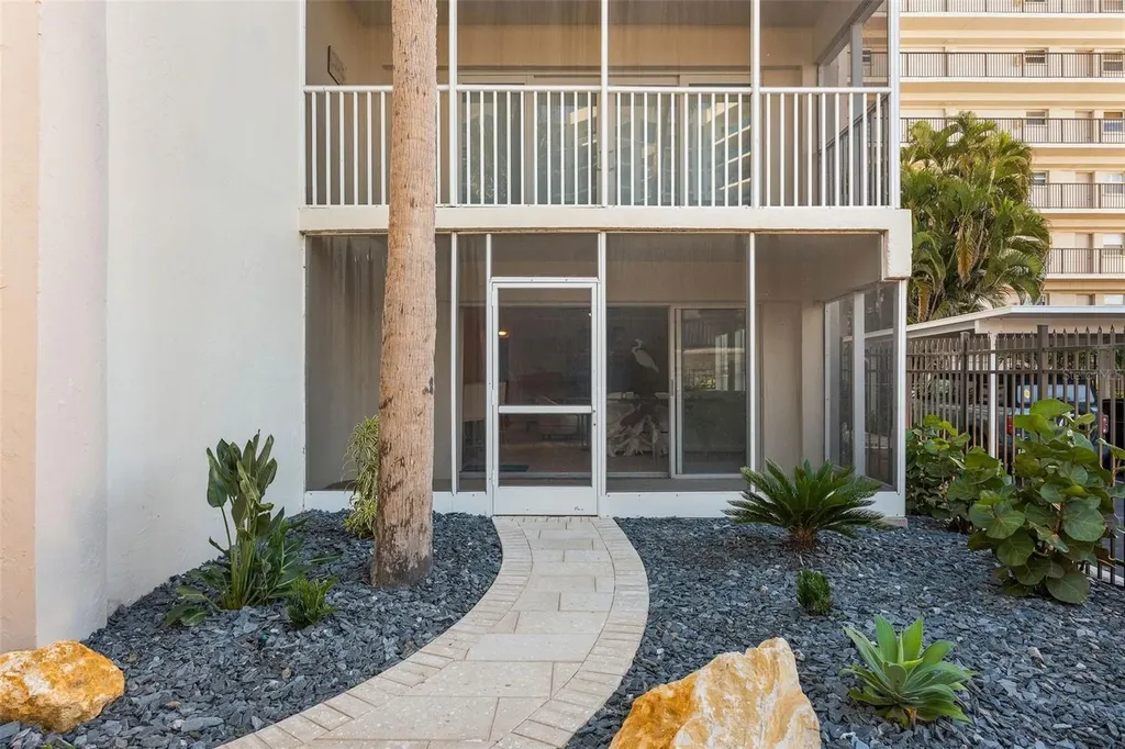 800 Benjamin Franklin Drive Sarasota FL 34236