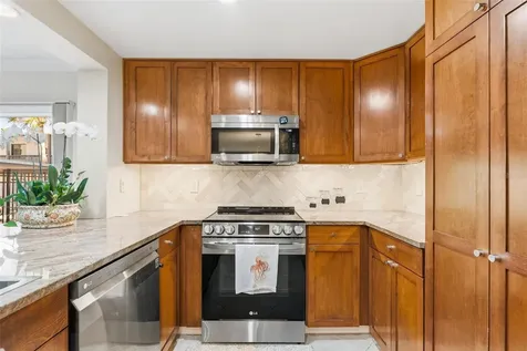 800 Benjamin Franklin Drive Sarasota FL 34236