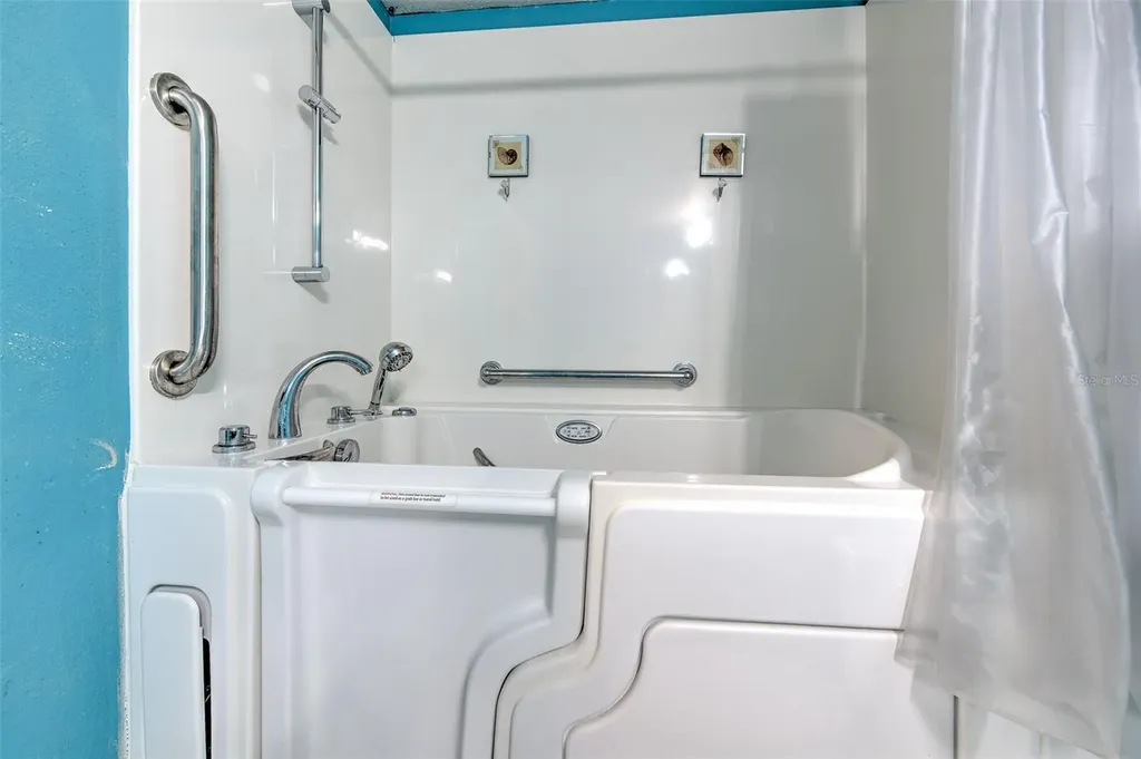 9515 Amberdale Court Riverview FL 33578