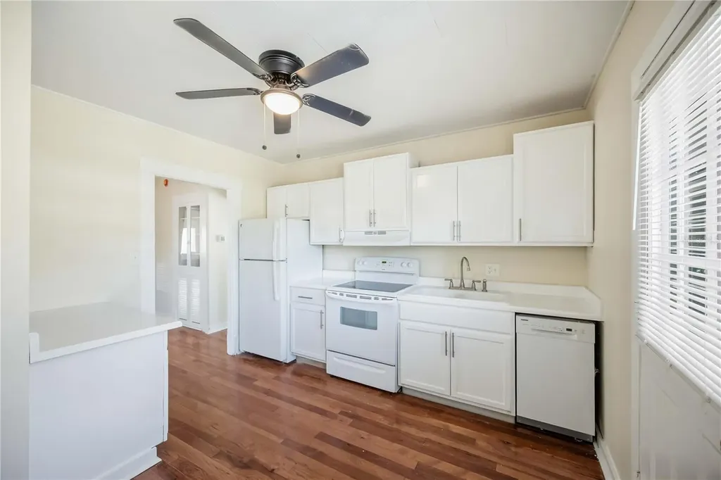 2710 3rd Avenue W Bradenton FL 34205