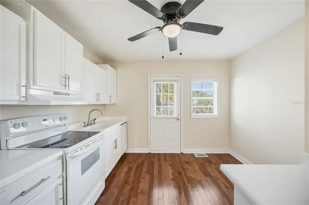 2710 3rd Avenue W Bradenton FL 34205