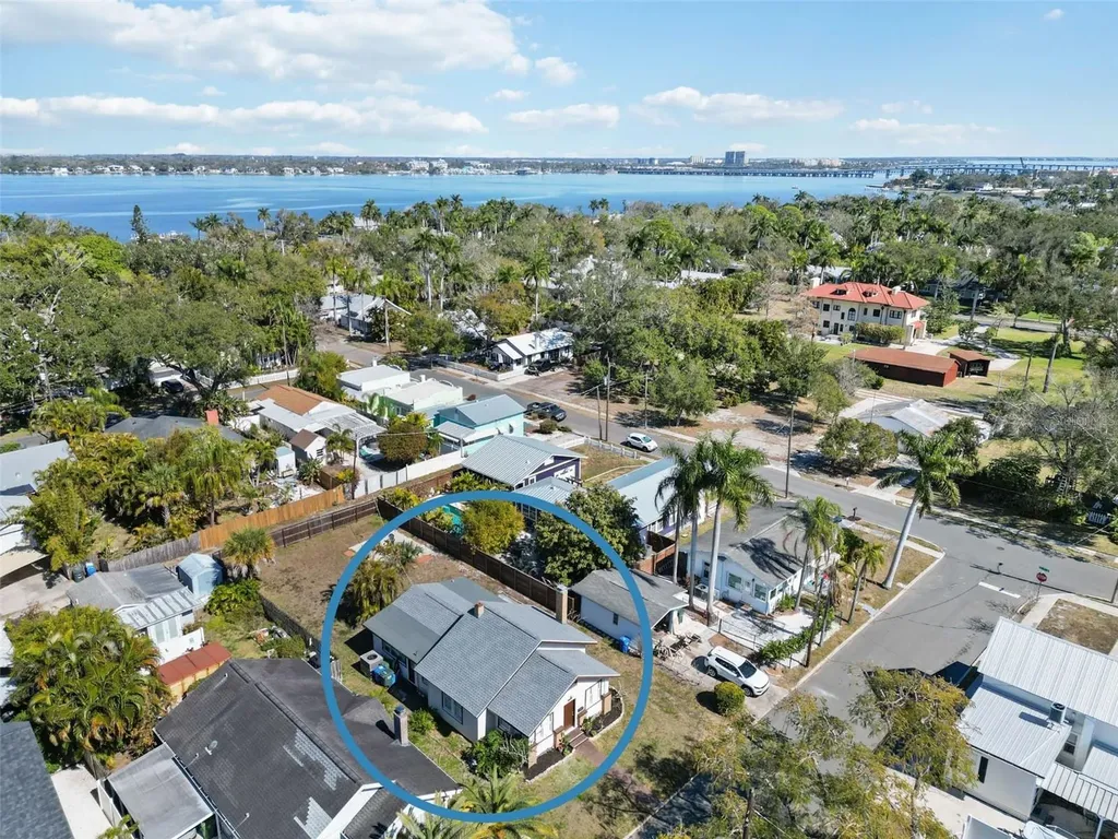 2710 3rd Avenue W Bradenton FL 34205