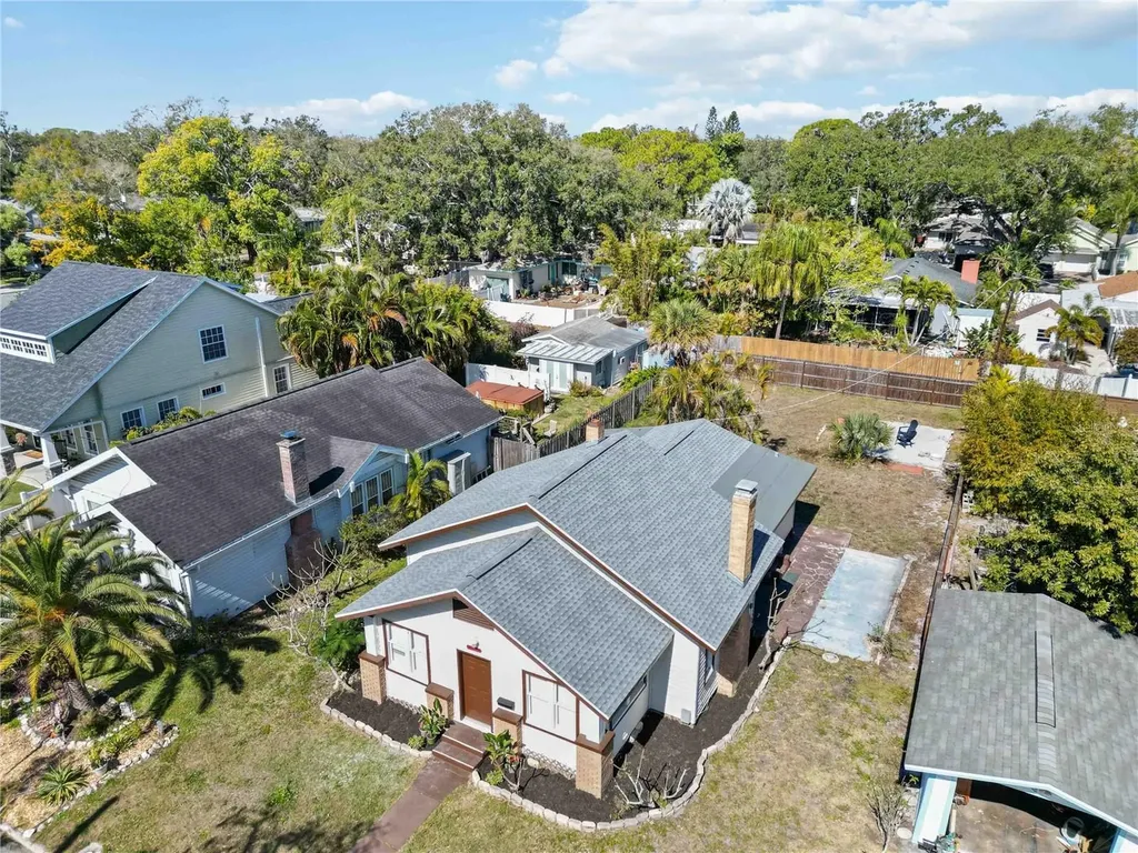2710 3rd Avenue W Bradenton FL 34205