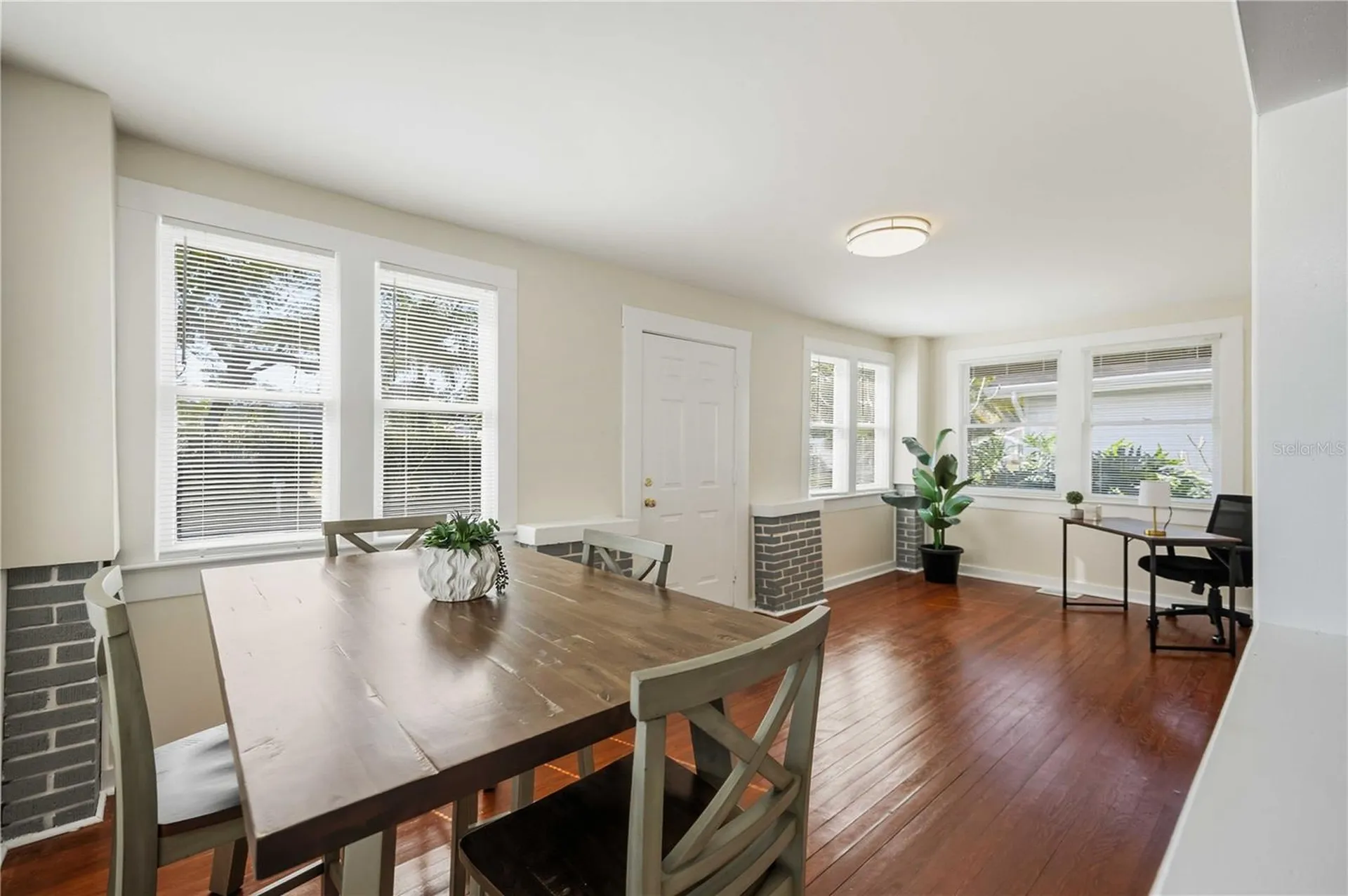 2710 3rd Avenue W Bradenton FL 34205