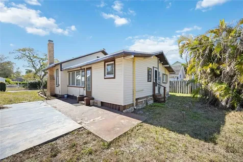 2710 3rd Avenue W Bradenton FL 34205