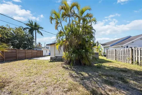 2710 3rd Avenue W Bradenton FL 34205