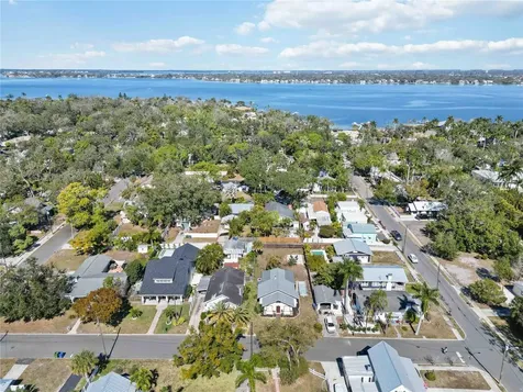 2710 3rd Avenue W Bradenton FL 34205