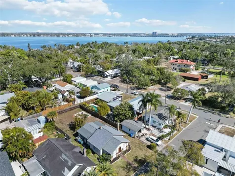 2710 3rd Avenue W Bradenton FL 34205