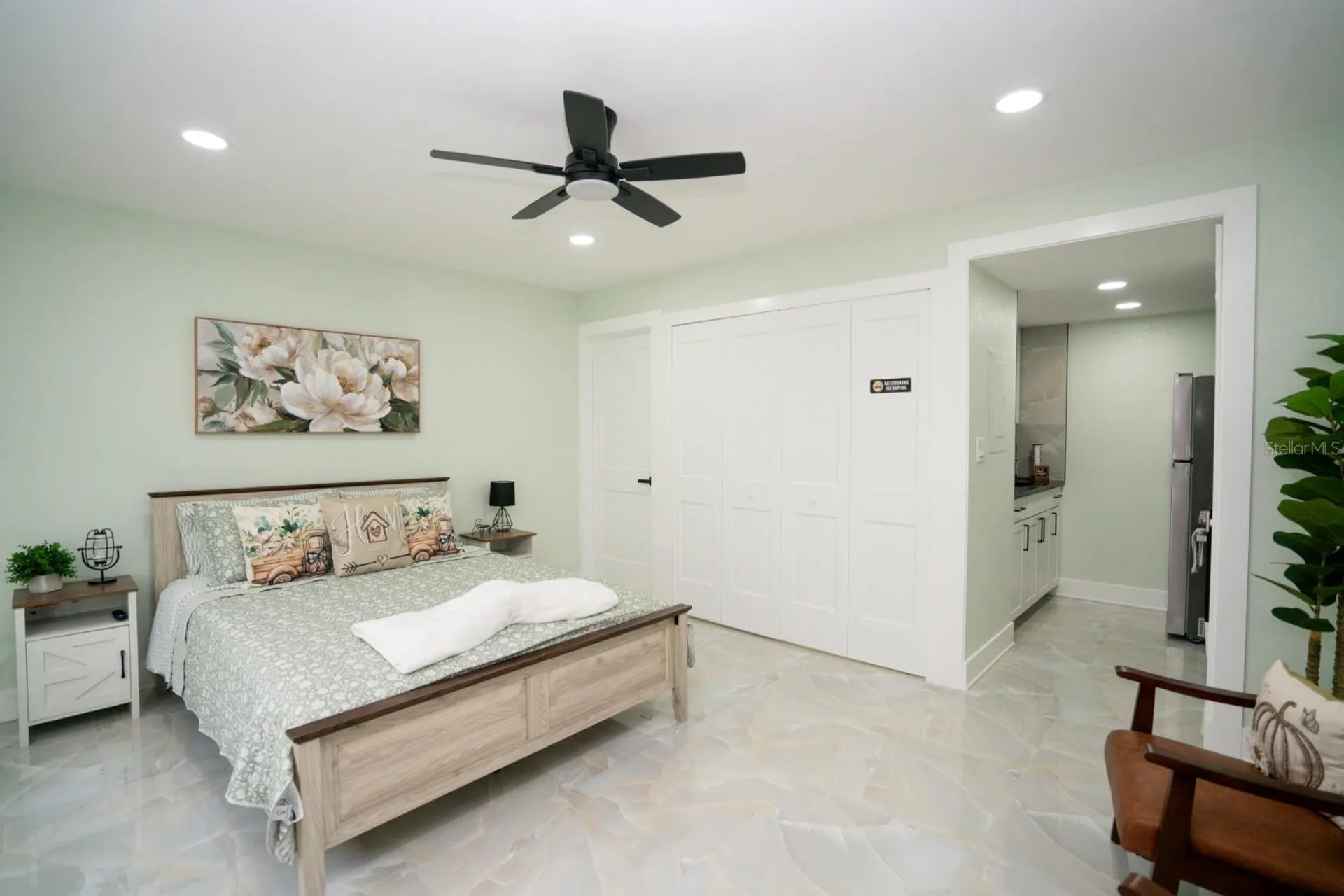 4129 Dolphin Drive Tampa FL 33617