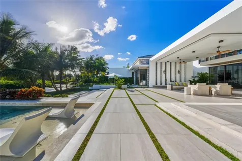 7000 Bahia Beach Blvd., 23 Las Estancias Rio Grande PR 00745