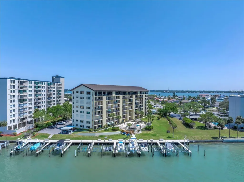 650 Island Way Clearwater Beach FL 33767