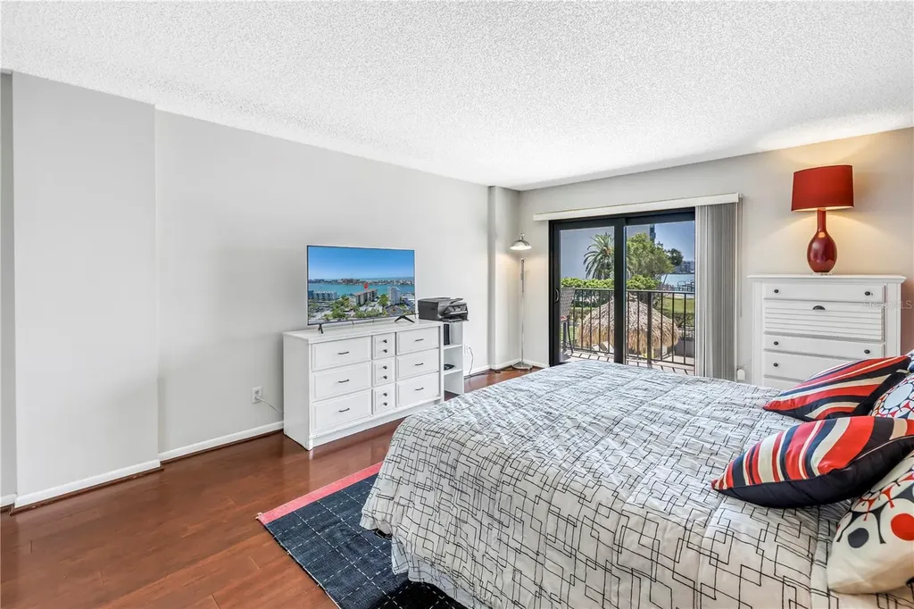 650 Island Way Clearwater Beach FL 33767