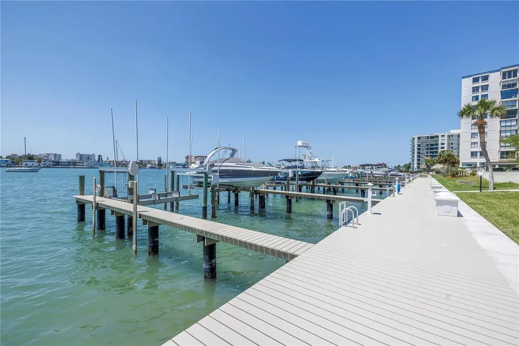 650 Island Way Clearwater Beach FL 33767