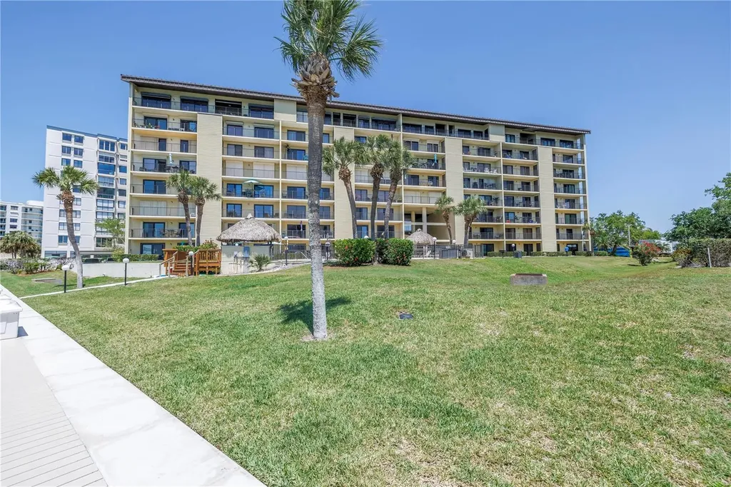 650 Island Way Clearwater Beach FL 33767