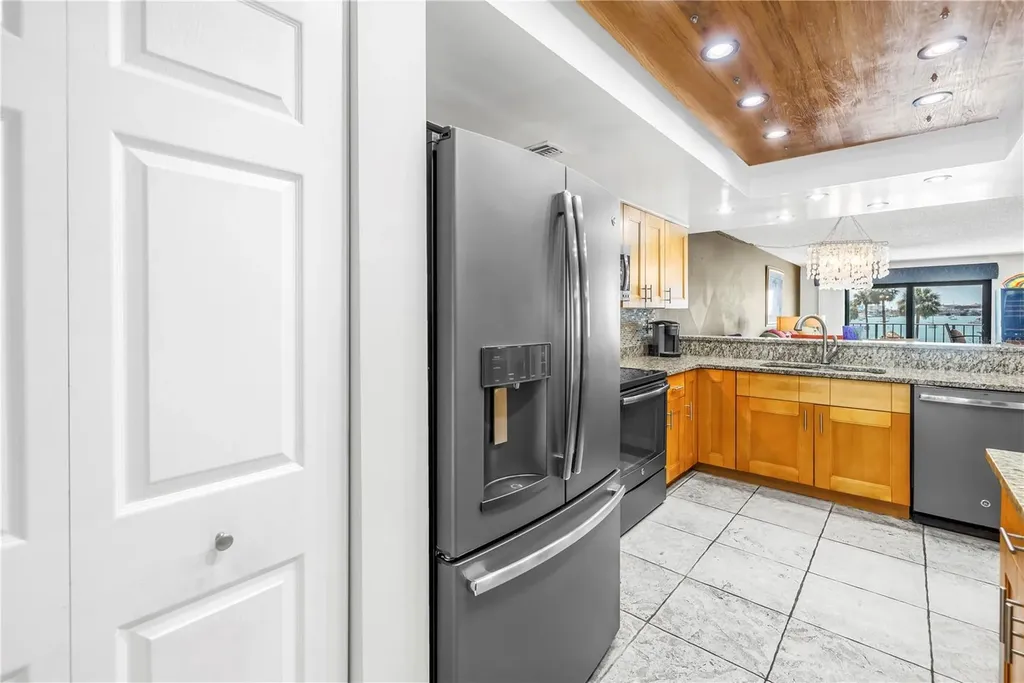 650 Island Way Clearwater Beach FL 33767