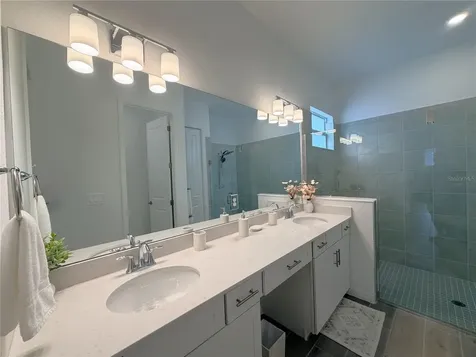 13081 Tulum Loop Venice FL 34293