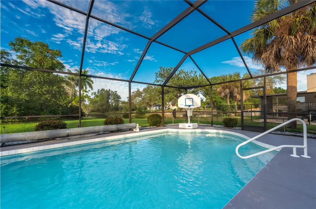 6504 39th Avenue W Bradenton FL 34209