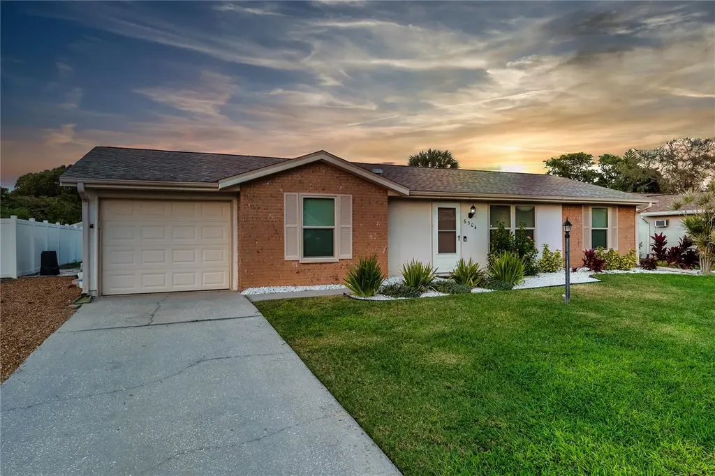 6504 39th Avenue W Bradenton FL 34209