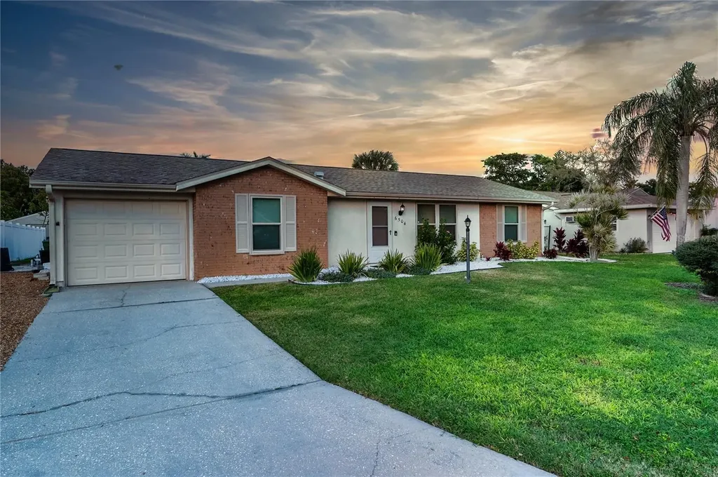 6504 39th Avenue W Bradenton FL 34209