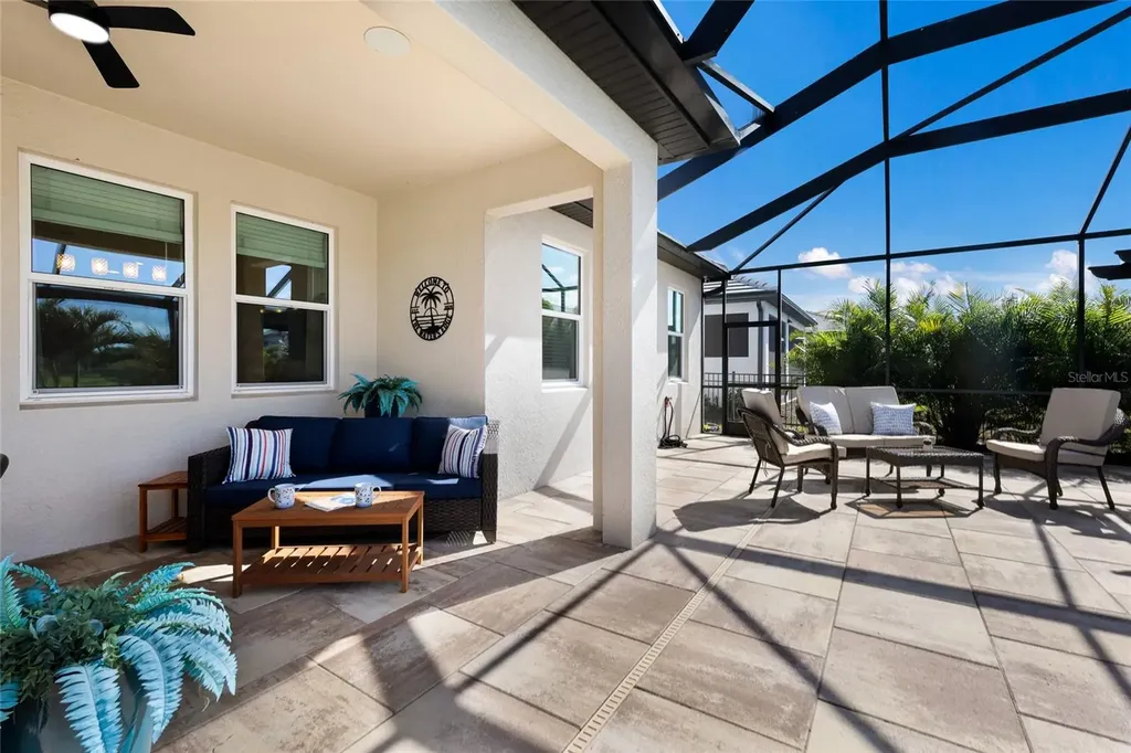 17615 Savory Mist Circle Bradenton FL 34211