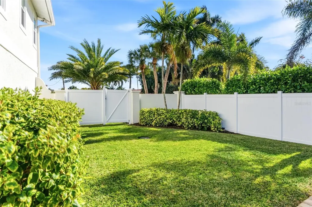 1725 Baywood Drive Sarasota FL 34231