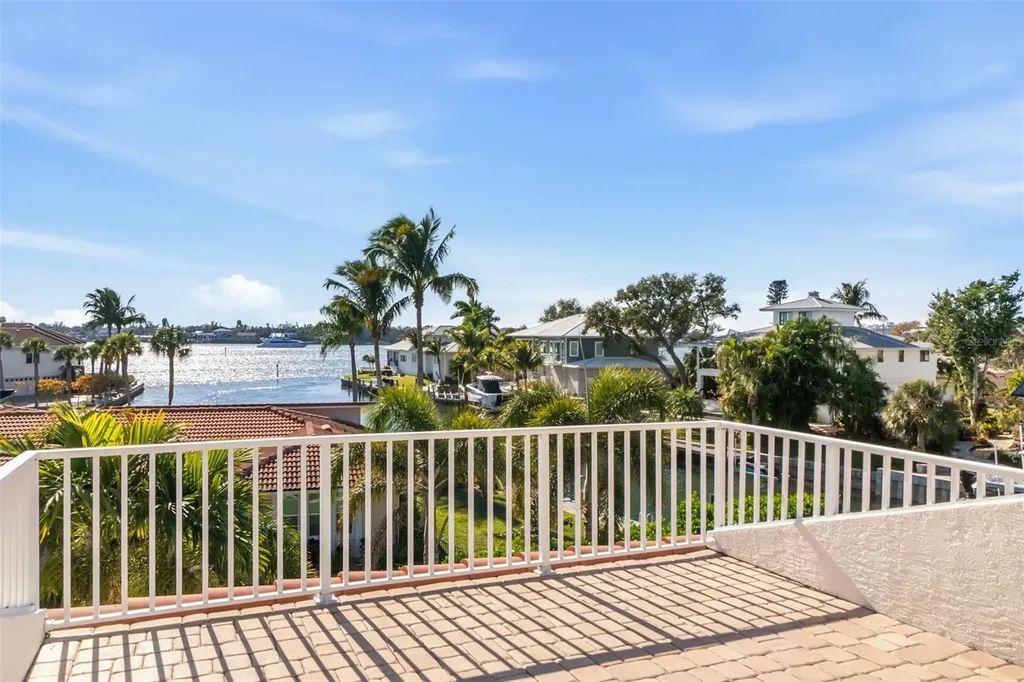 1725 Baywood Drive Sarasota FL 34231
