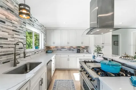 1725 Baywood Drive Sarasota FL 34231