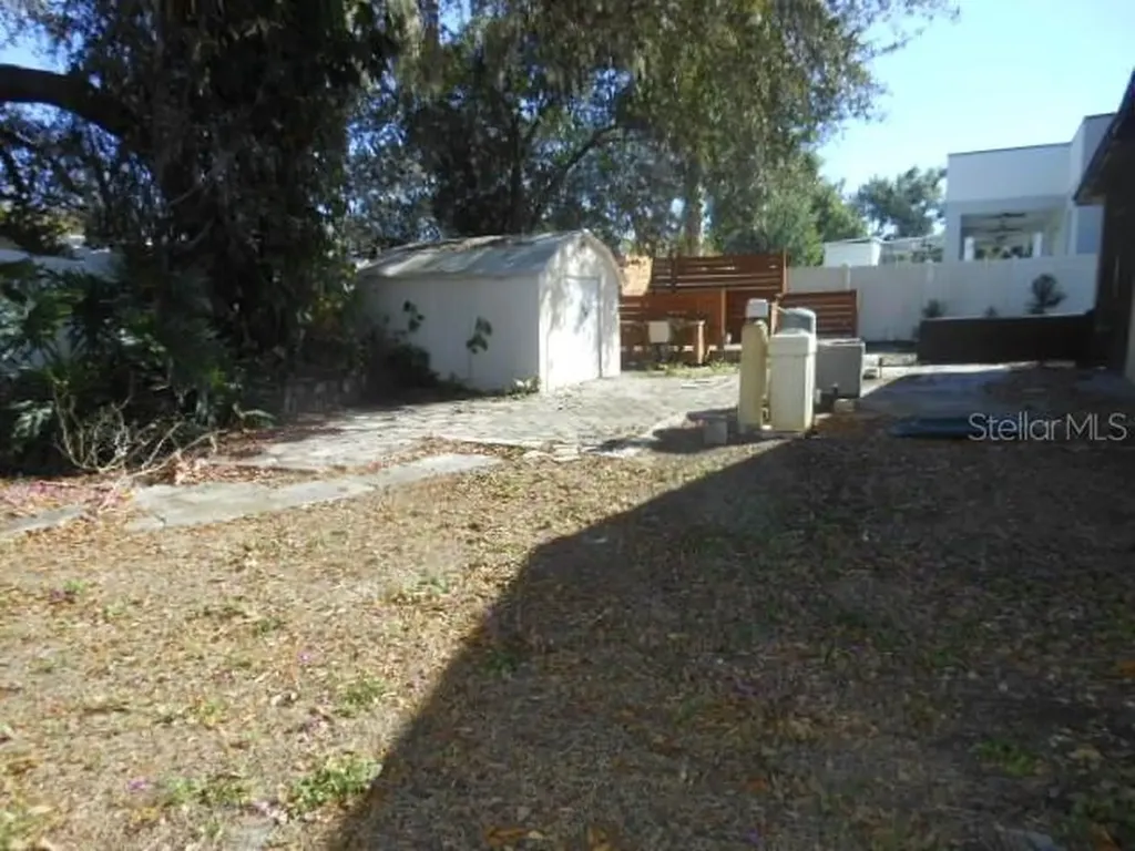 8421 N Orangeview Avenue Tampa FL 33617