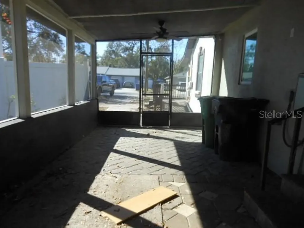 8421 N Orangeview Avenue Tampa FL 33617