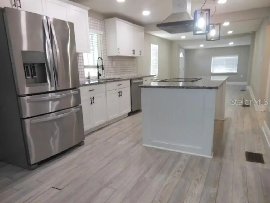 8421 N Orangeview Avenue Tampa FL 33617