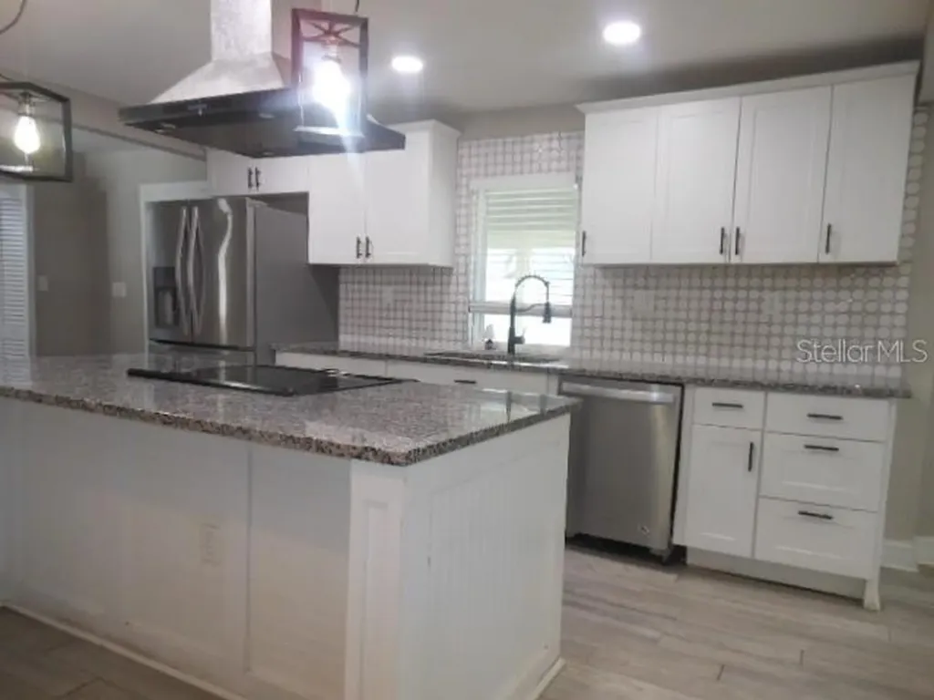 8421 N Orangeview Avenue Tampa FL 33617