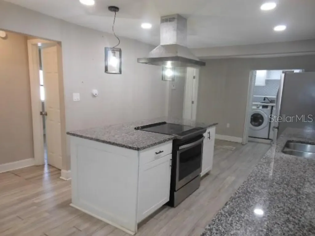 8421 N Orangeview Avenue Tampa FL 33617