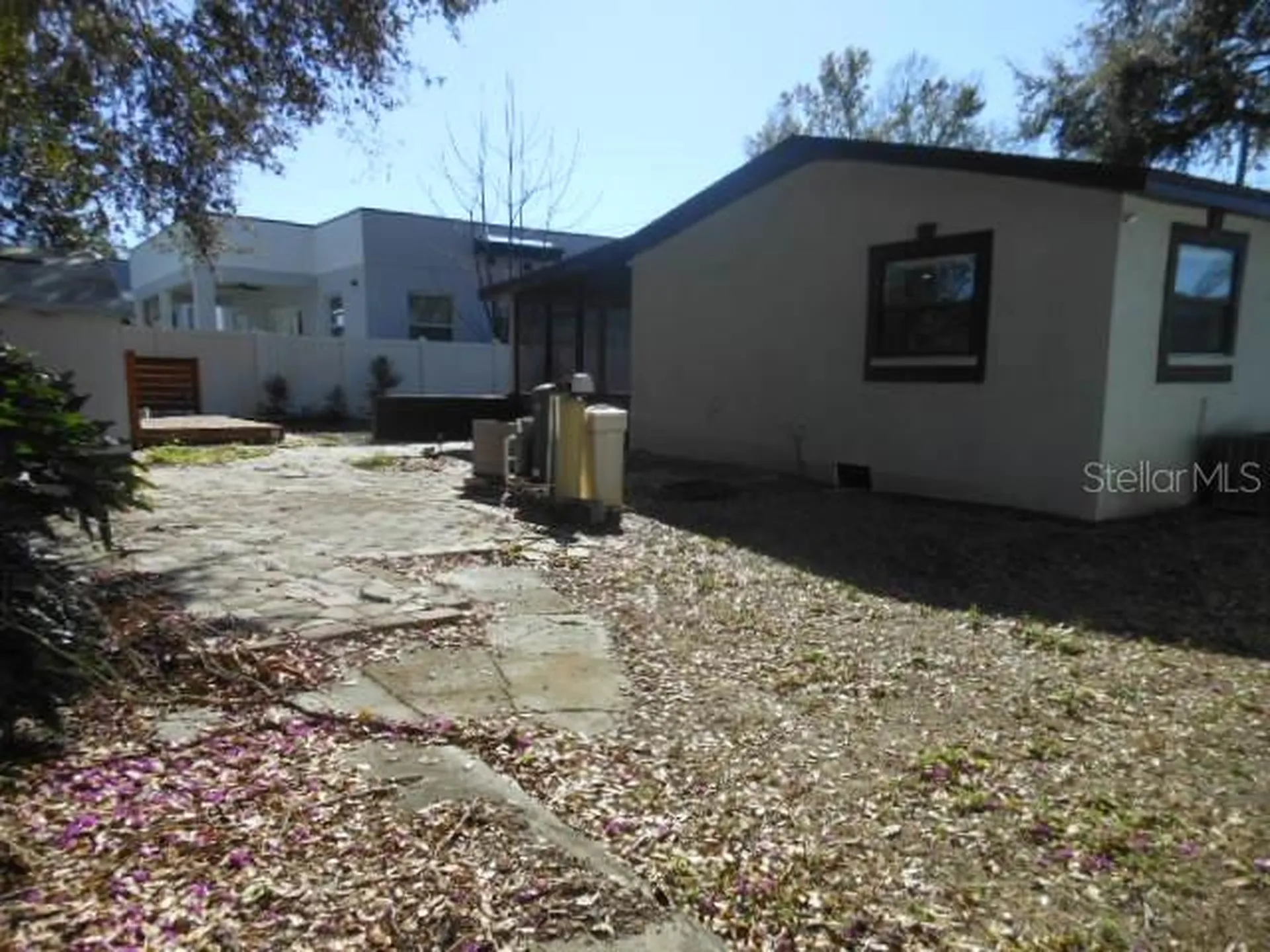 8421 N Orangeview Avenue Tampa FL 33617