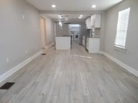 8421 N Orangeview Avenue Tampa FL 33617